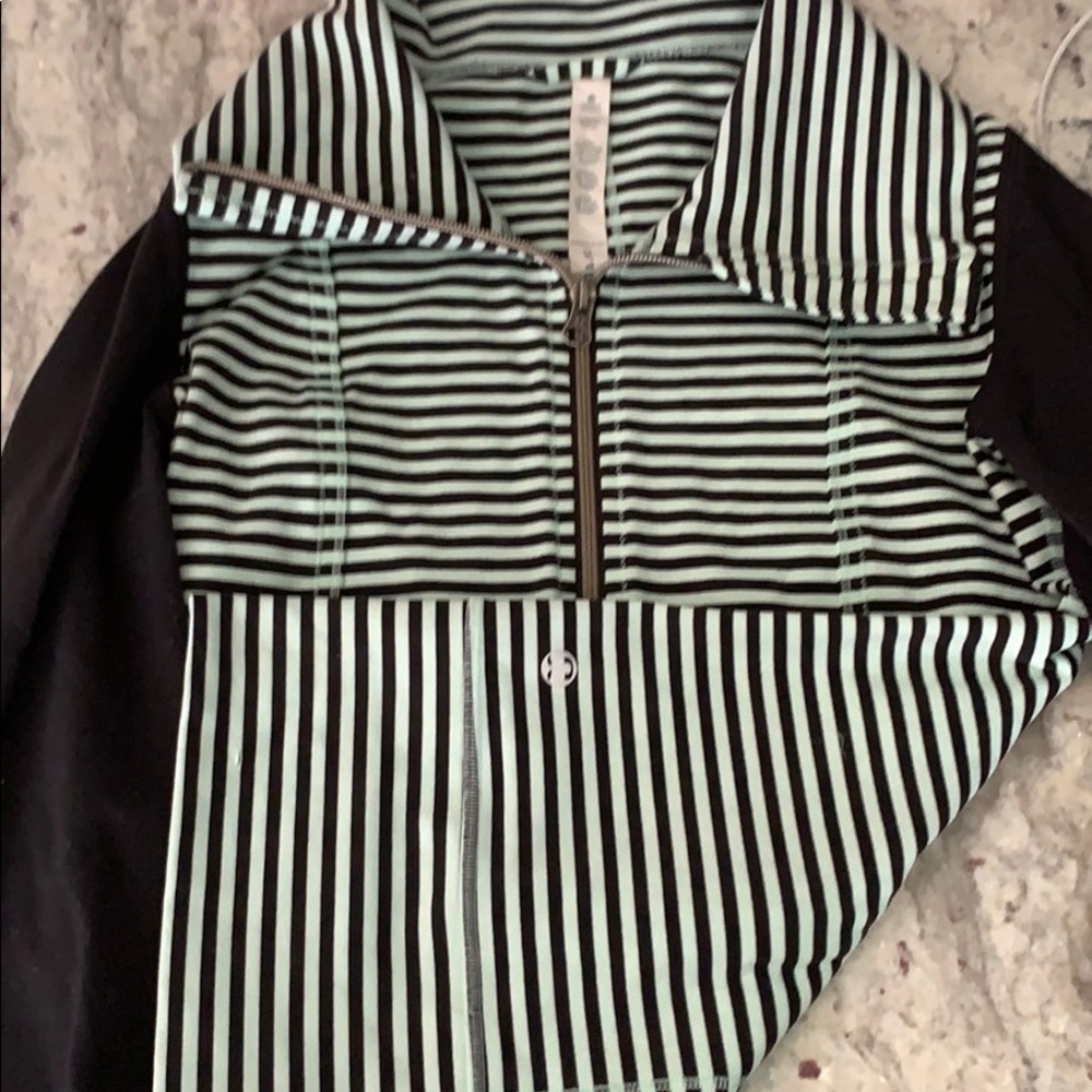 Lululemon jacket - Picture 4 of 6